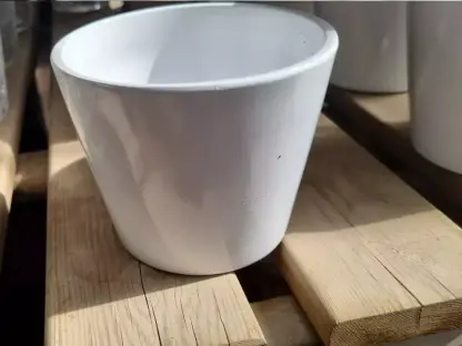 עציץ סיגון לבן 013 חרוט