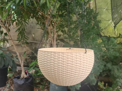 סלסלת תליה בצבע קרם קוטר 28 ס"מ עמוקה במיוחד לצמחיה