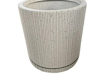 עציץ צילינדר פסים בצבע אפור בהיר מנוקד