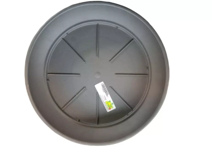 צלחת פלסטיק לעציץ בצבע אפור כהה