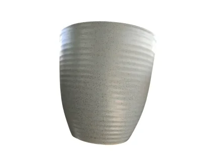 עציץ קרמיקה אפור מט – עיצוב פסים קלאסי ועדין