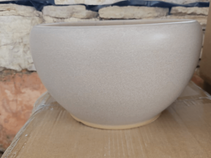 קערת קרמיקה בגוון חום בהיר מט טבעי ושקט