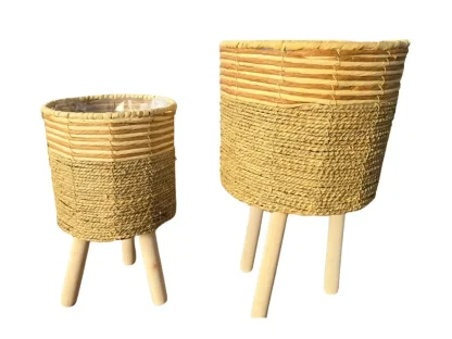 עציץ קש צילינדר שני־שליש על רגליים