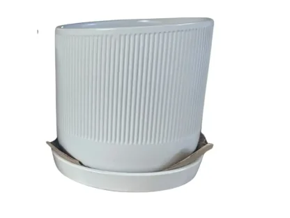 עציץ קרמיקה לבן מט עם פסים ותחתית בקוטר 15 ס"מ