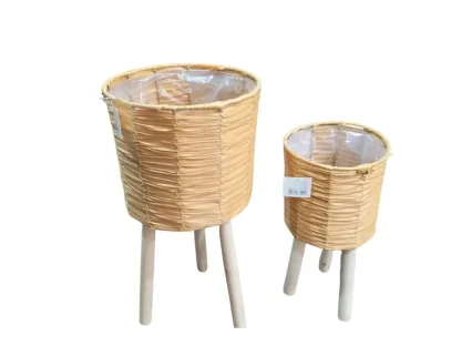 עציץ קש מצולע זהוב על רגליים