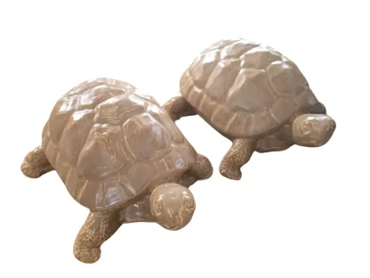 צב מקרמיקה דקורטיבי – פסלון רגוע לגינה או לבית