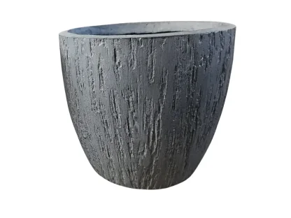 עציץ פיבר אפור בצורת קונוס במרקם עץ טבעי