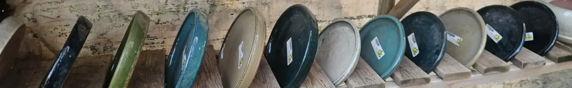 תחתיות לעציץ בגלזורה בשלל צבעים – 4 גדלים לבחירה