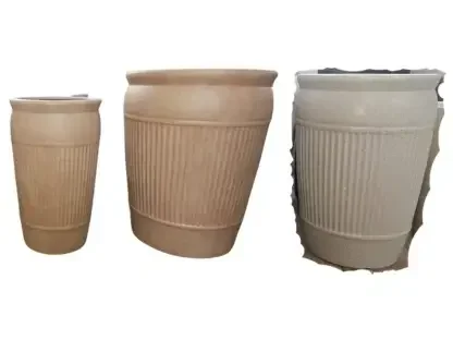 עציץ פסים לבן־בהיר, וקרם-אדמדם זמין בקטרים 39, 32, 26 ס"מ.