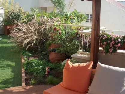 גינת מרפסת קומה שביעית כפר סבא