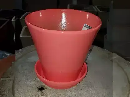 עציץ קוני מקרמיקה עם תחתית בטורקיז