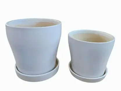 עציץ קרמיקה לבן מט עם תחתית