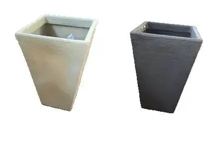 עציץ פלסטיק רבוע קונוס ברזילאיבצבע אבן או שחור-אפור