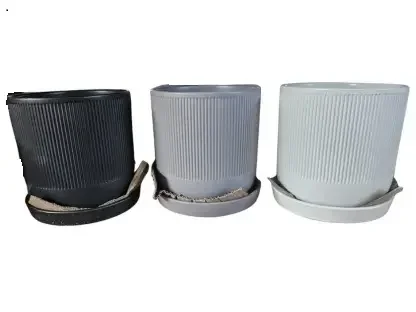 סט 3 עציצי קרמיקה מט עם תחתיות – לבן אפור שחור