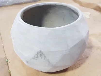 עציץ בטון יצוק מצולע 009 ס"מ