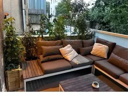 מרפסת מעוצבת עם צמחייה – ייעוץ לגינה במשתלה