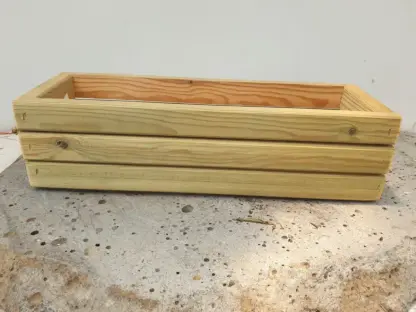 ארגז עץ מעוצב לשלושה עציצי ליטר