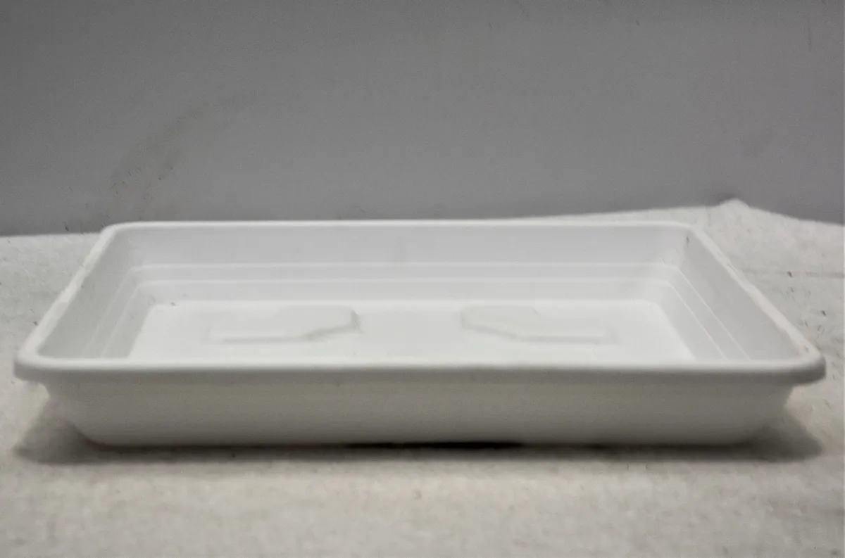 תחתית פלסטיק מרובעת - 042 לבן