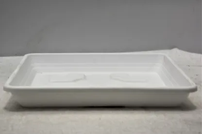 תחתית פלסטיק מרובעת - 042 לבן