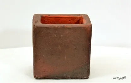 עציץ ויאטנמי מרובע