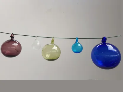 כדור זכוכית בשלל צבעים וגדלים לתליה