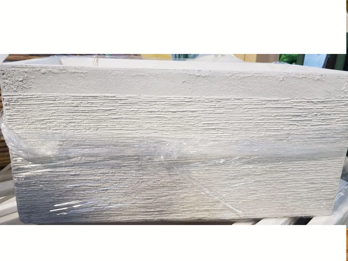 VLT982 אדניות פיבר לבן פסים