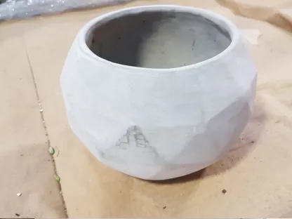 עציץ בטון יצוק מצולע 009 ס"מ