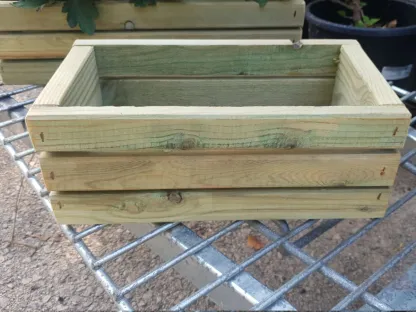 בית עציצים מעץ