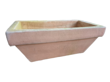 אדנית טרקוטה בהירה 060 במראה ייחודי עתיק משהו, שמתאימה לבית, לגינה או למרפסת. עם עיצוב המזכיר כלי חר