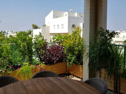 גינה אמיתית במרפסת העירונית