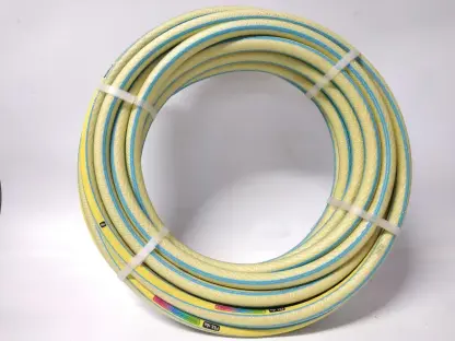 צינור השקיה צהוב איכותי, קל לשימוש -לא מתקפל ולא מסתובב - בעובי חצי צול