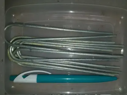 יתד מתכת לקיבוע צינור לקרקע, חית,