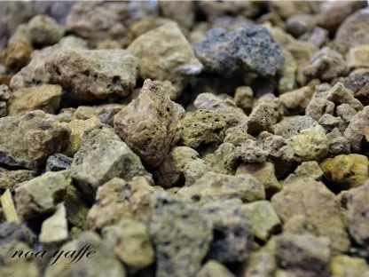 גרגירי טוף לחיפוי