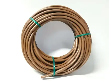 צינור 8 מ"מ מטפטף כל 30 סמ חום 25 מטר