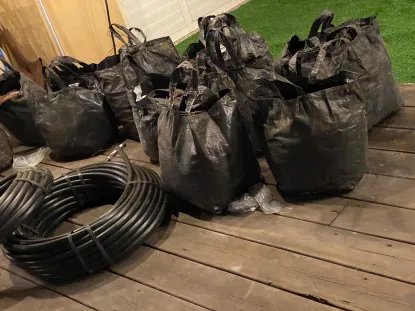 צנרת ותערובת שתילה בשקים בנפח 25 ליטר