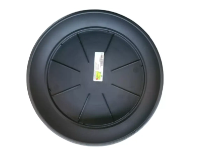 צלחת פלסטיק לעציץ בצבע שחור