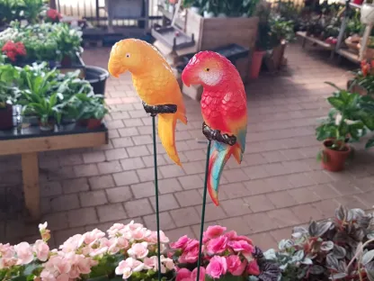 תוכי על מקל לקישוט עציצים