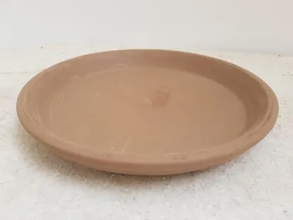 תחתית טרקוטה אפורה