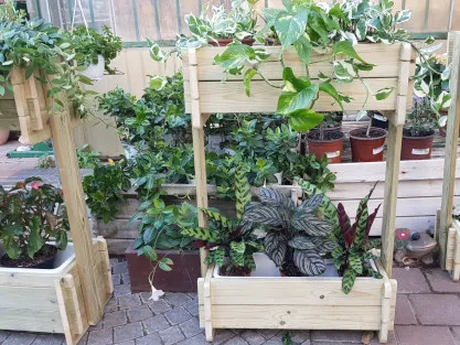 אדניות עץ שתי קומות מתוצרתנו